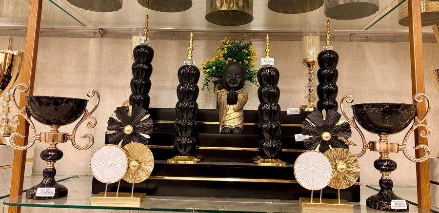 Black and Gold Table Décor Set