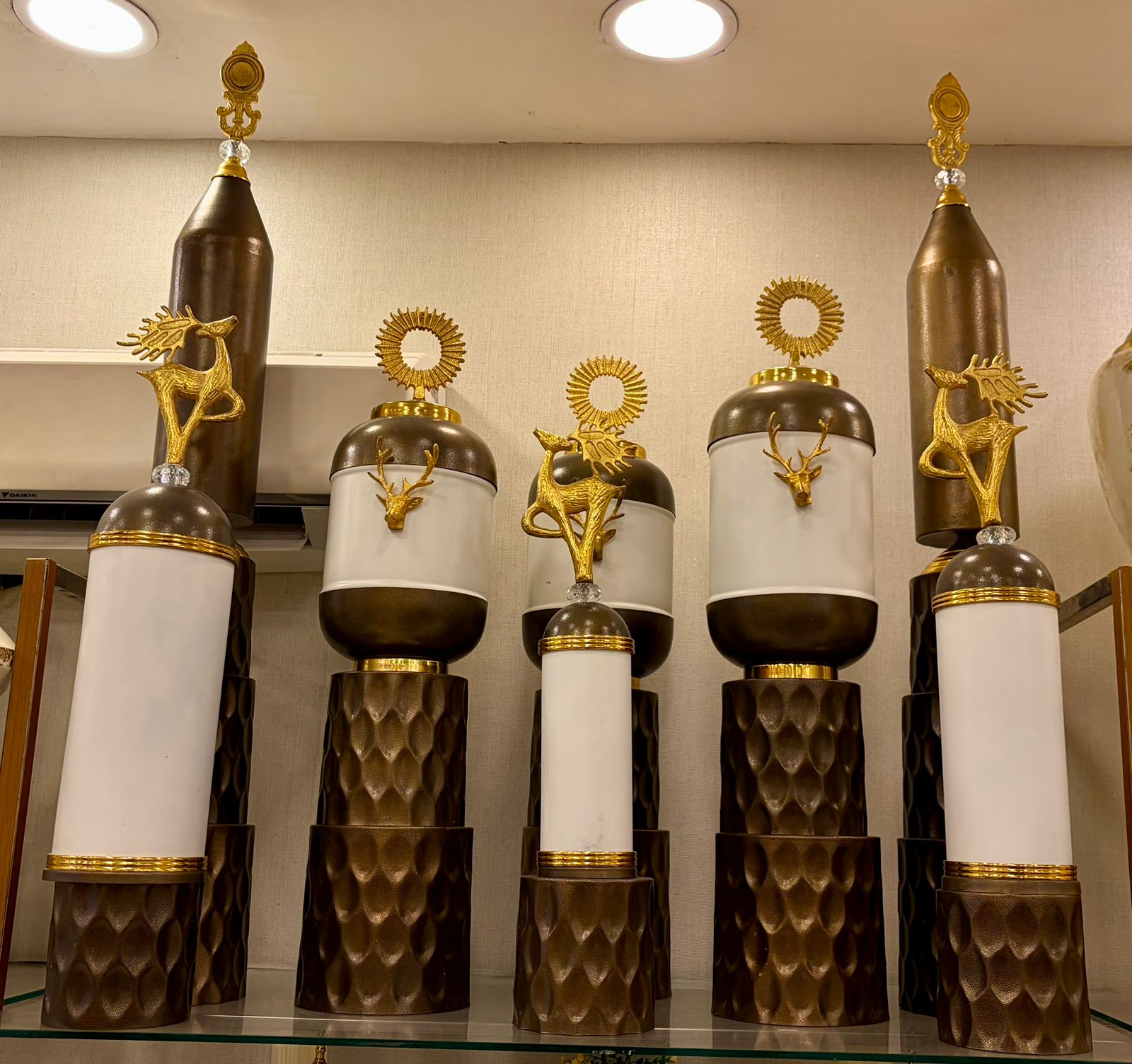 LevenKeven black and gold display theme